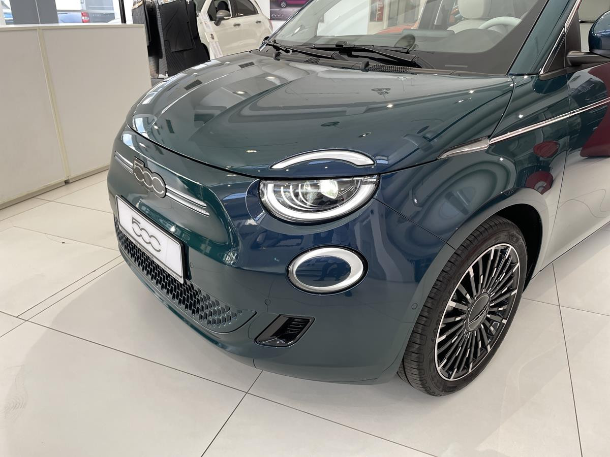 Fiat 500e BEV Hatchback 42KWH 118ks LA PRIMA
