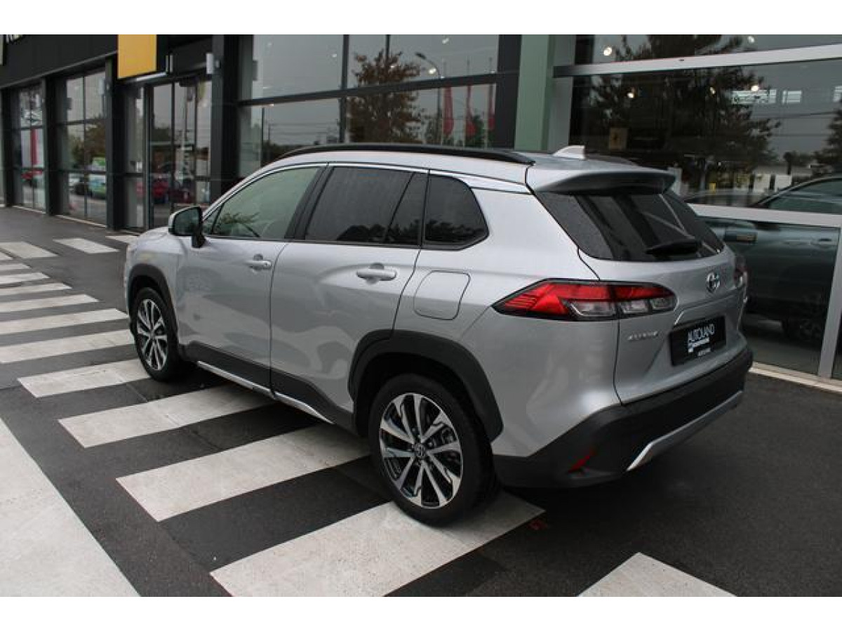 Toyota Corolla Cross 2.0 HEV E-CVT 