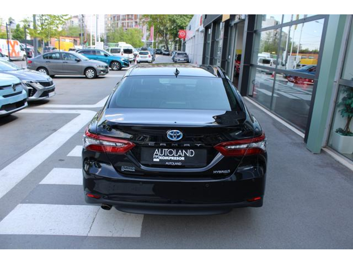 Toyota Camry 2.5 HYBRID CVT 