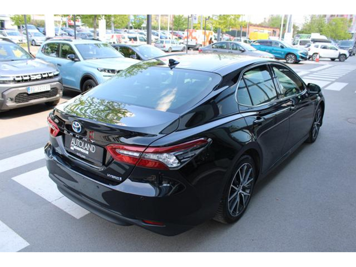 Toyota Camry 2.5 HYBRID CVT 