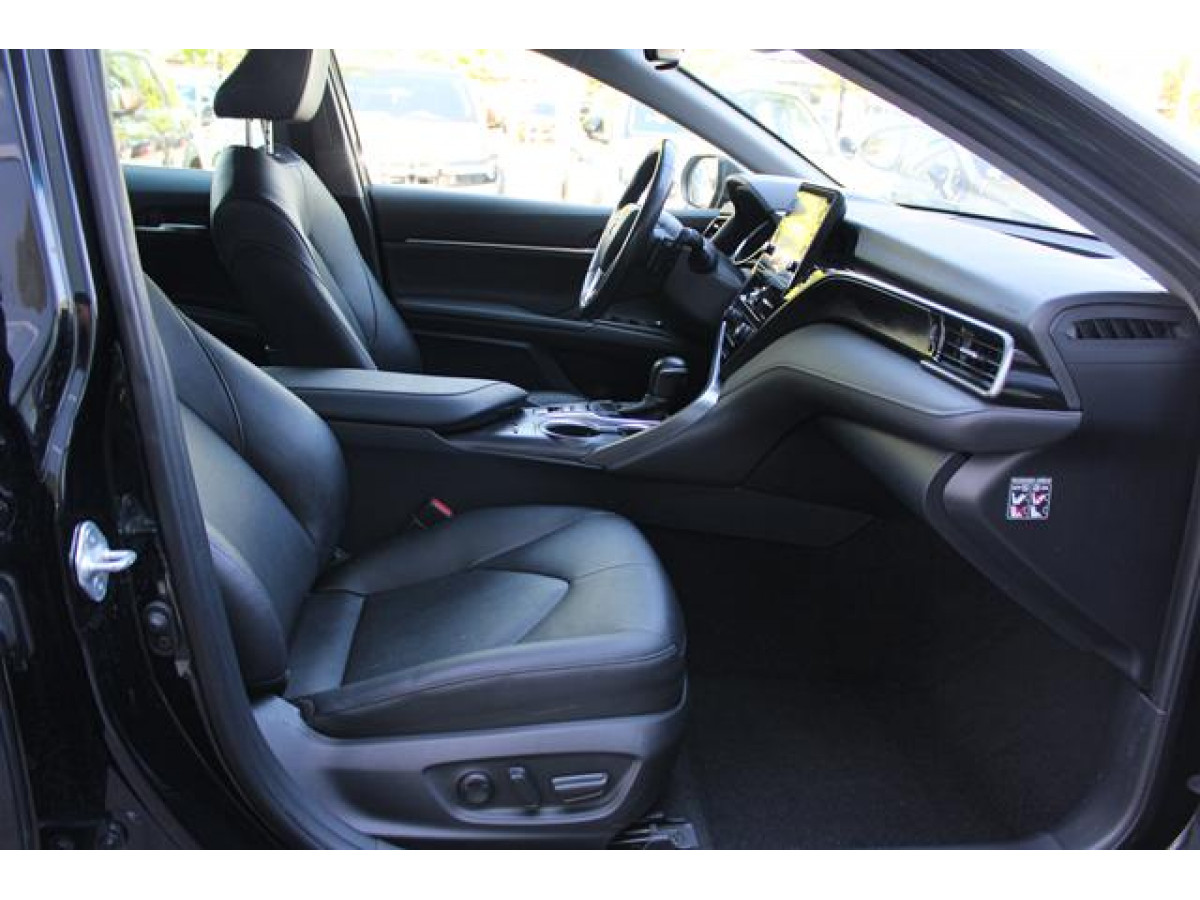 Toyota Camry 2.5 HYBRID CVT 