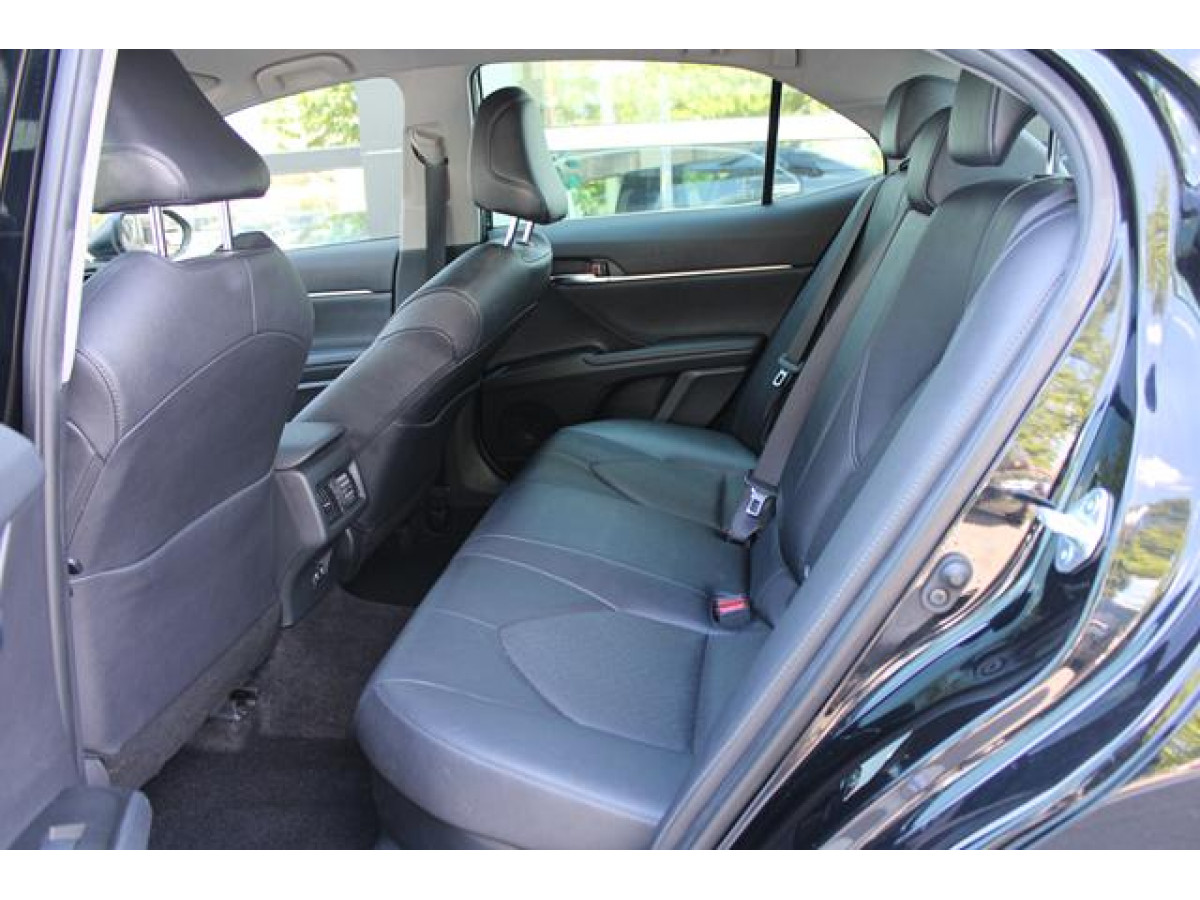 Toyota Camry 2.5 HYBRID CVT 