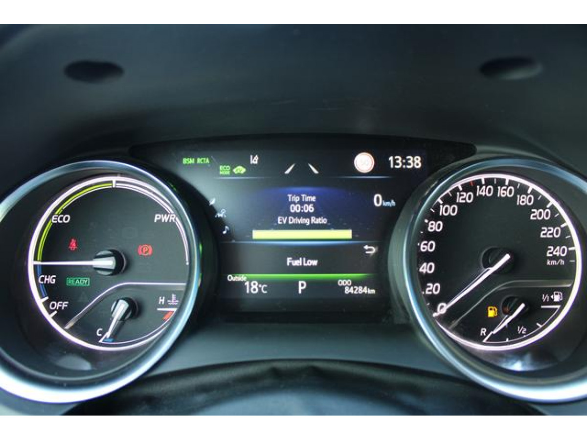 Toyota Camry 2.5 HYBRID CVT 