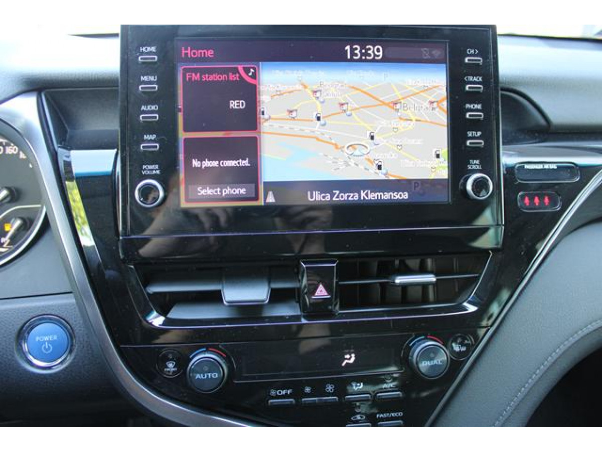 Toyota Camry 2.5 HYBRID CVT 