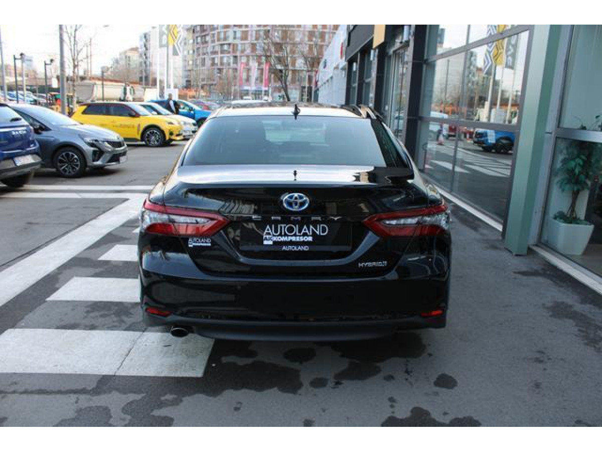 Toyota Camry 2.5 HYBRID CVT 