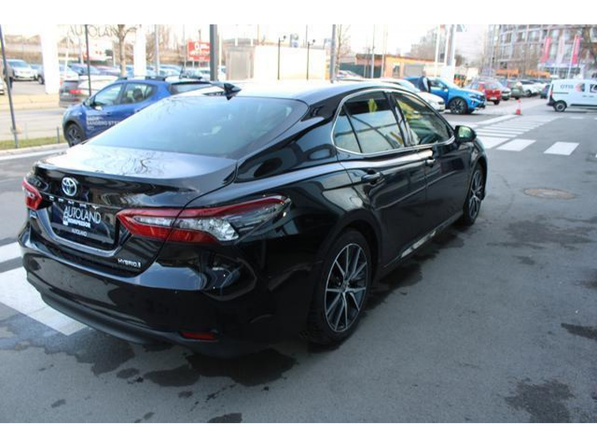 Toyota Camry 2.5 HYBRID CVT 