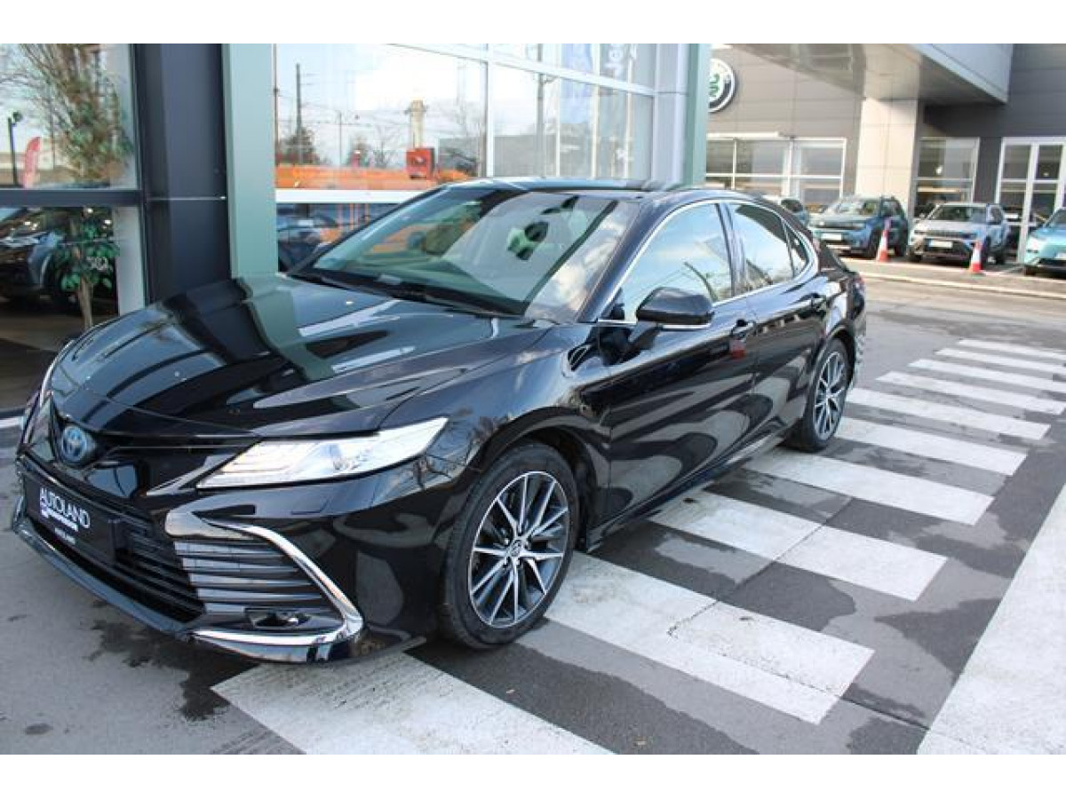 Toyota Camry 2.5 HYBRID CVT 