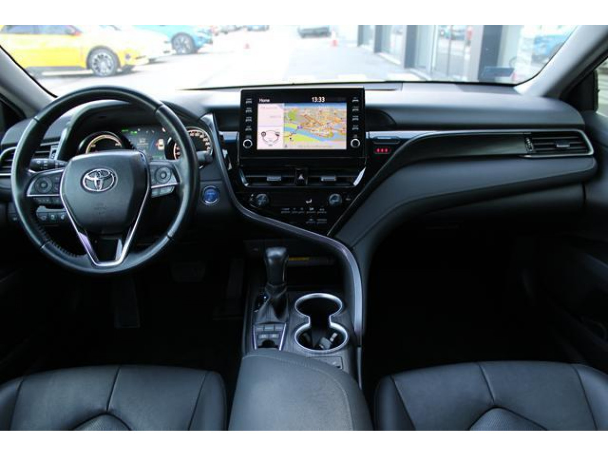 Toyota Camry 2.5 HYBRID CVT 