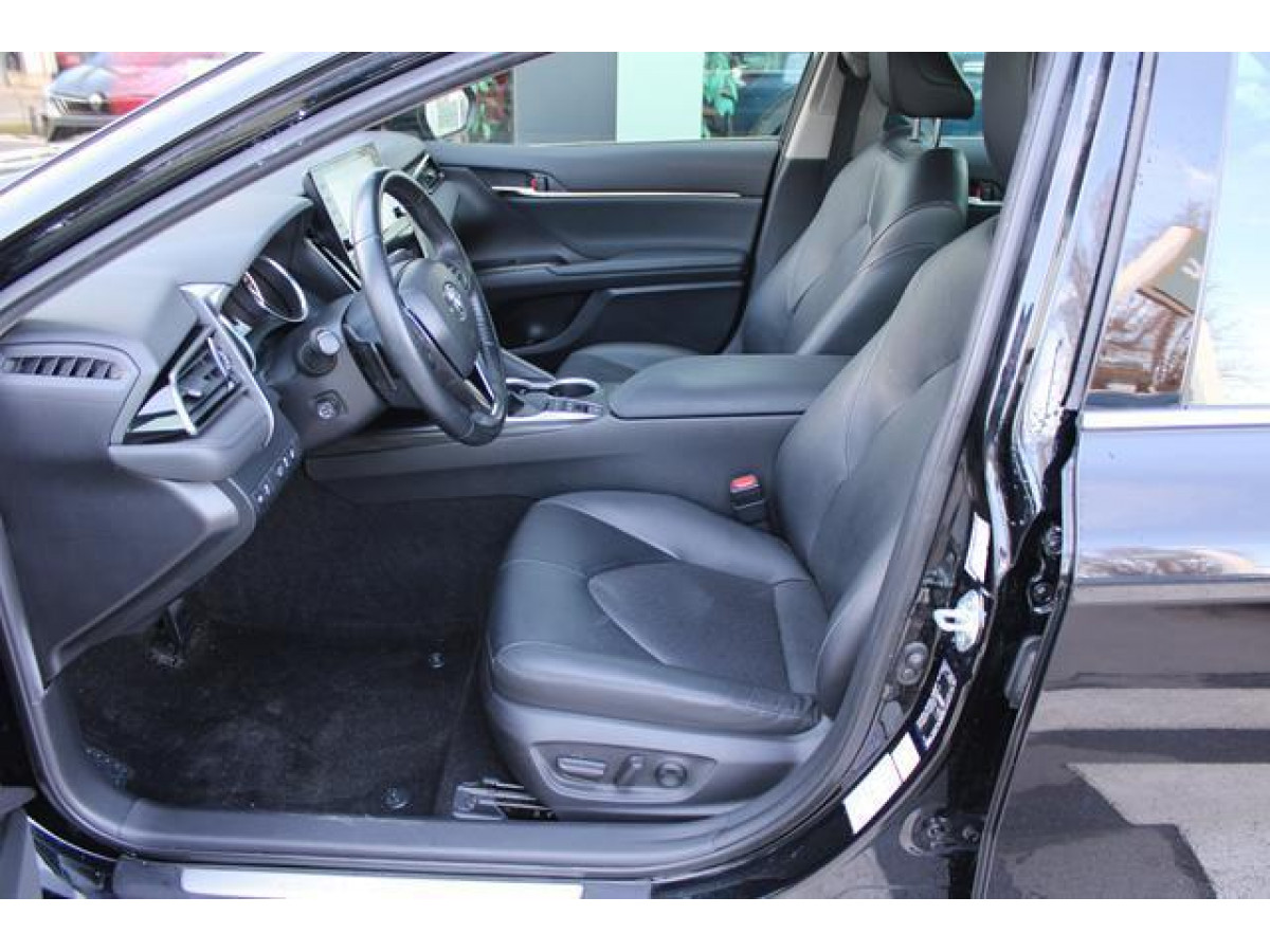 Toyota Camry 2.5 HYBRID CVT 