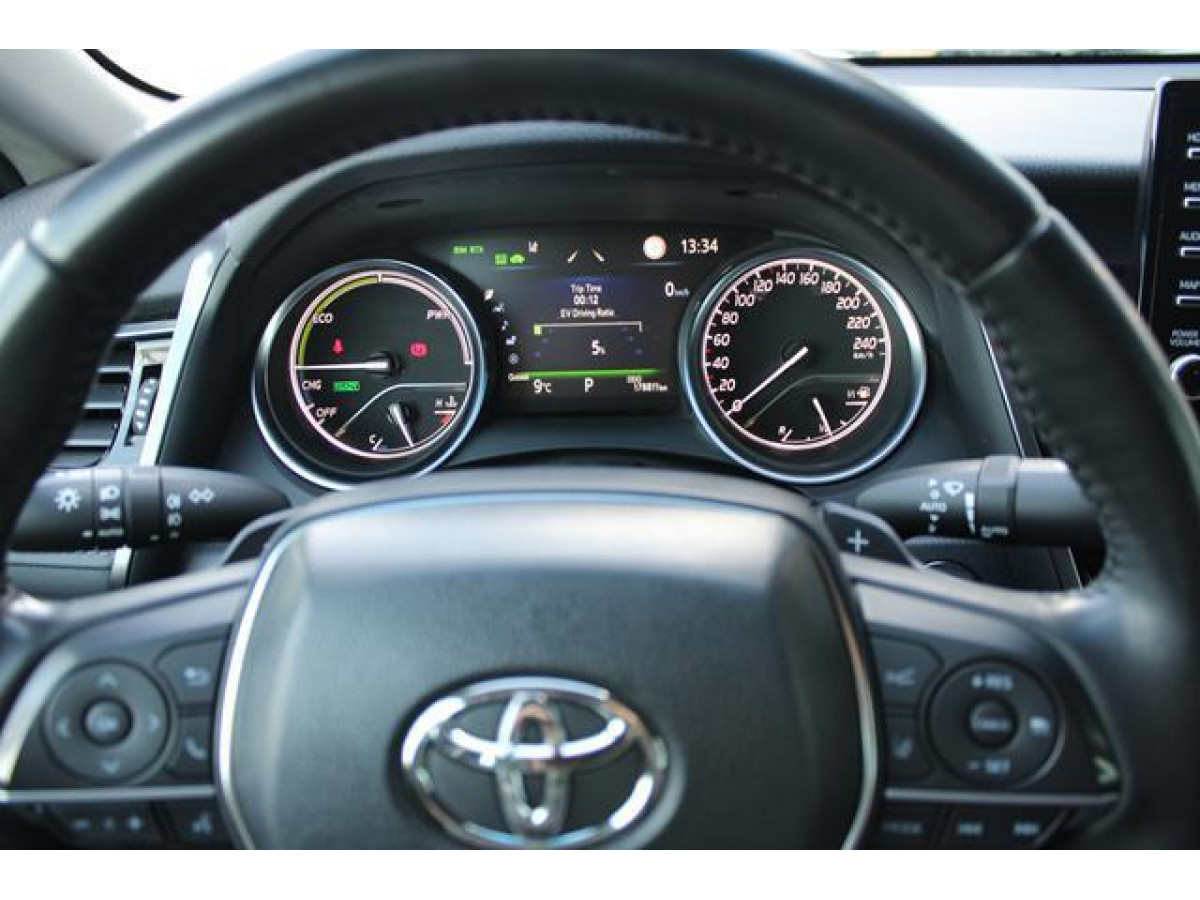 Toyota Camry 2.5 HYBRID CVT 