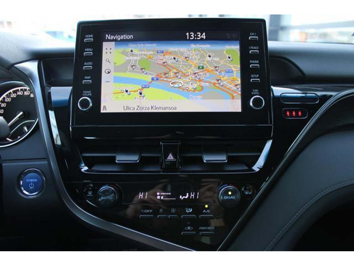 Toyota Camry 2.5 HYBRID CVT 