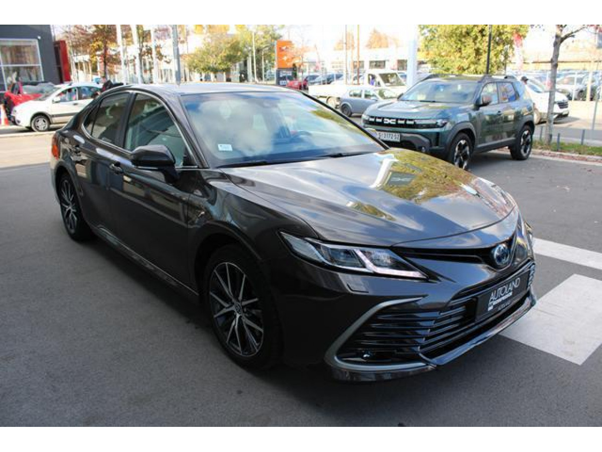 Toyota Camry 2.5 HYBRID AUT 