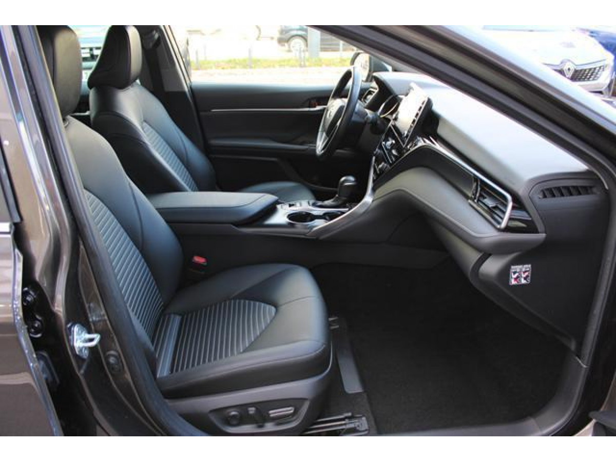 Toyota Camry 2.5 HYBRID AUT 