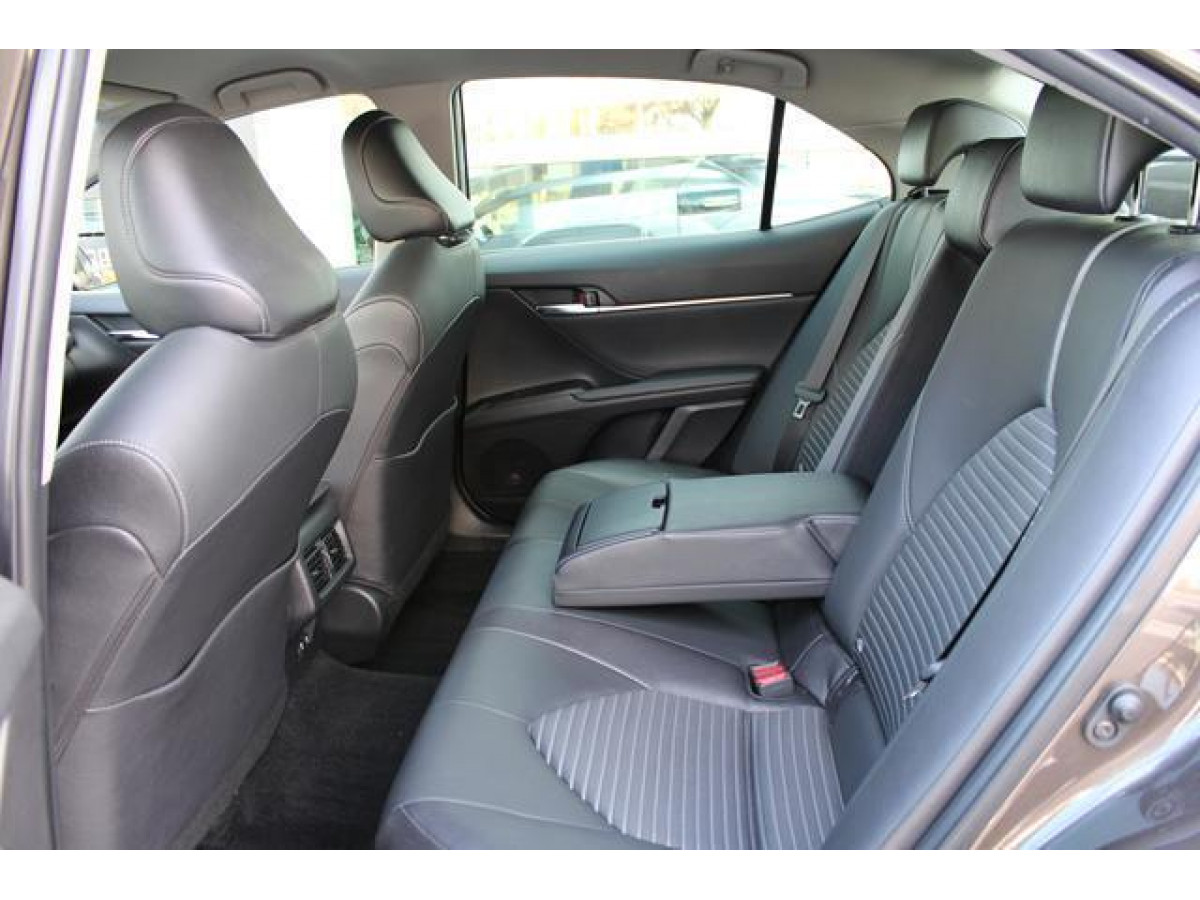 Toyota Camry 2.5 HYBRID AUT 