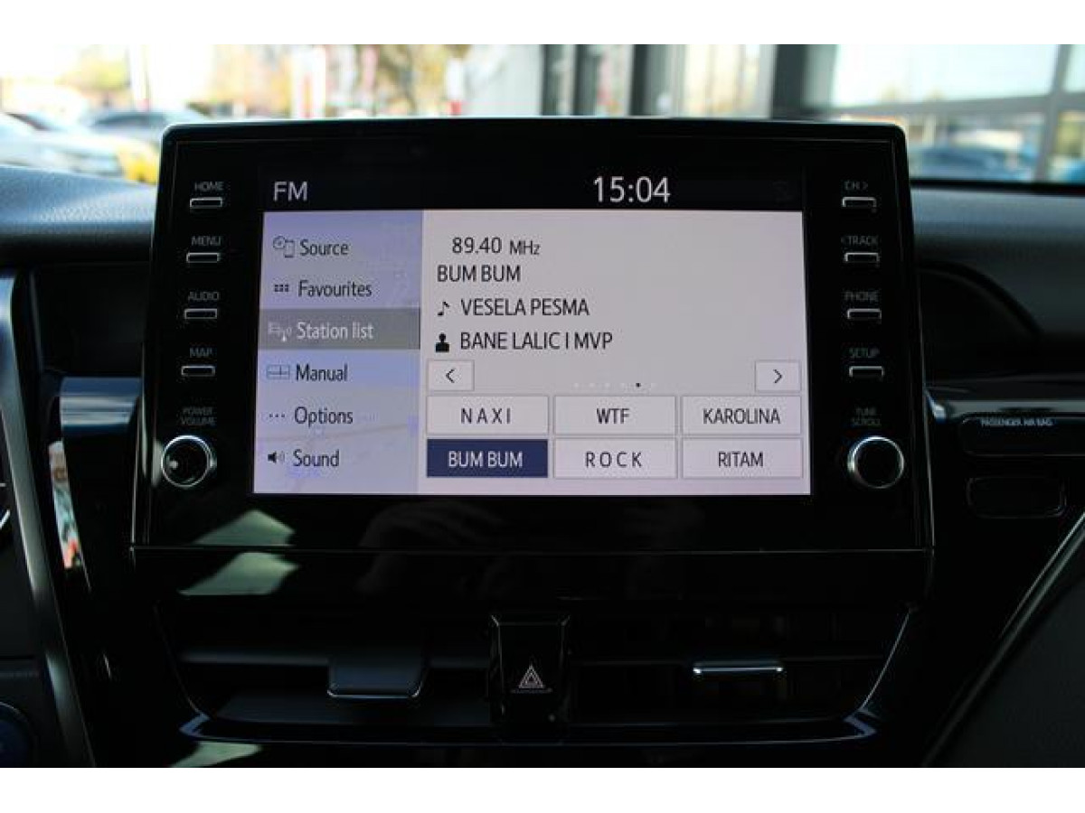 Toyota Camry 2.5 HYBRID AUT 