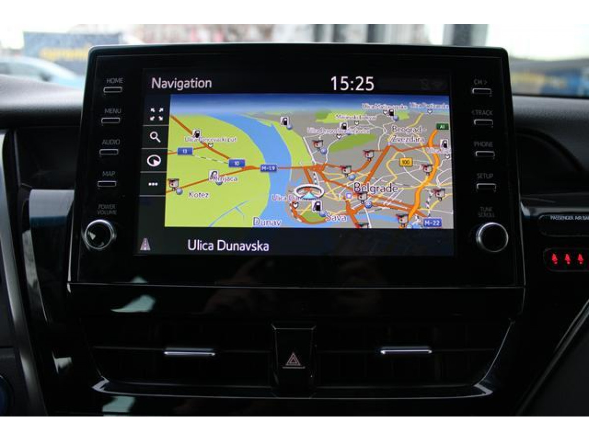 TOYOTA CAMRY 2.5 HYBRID AUT 