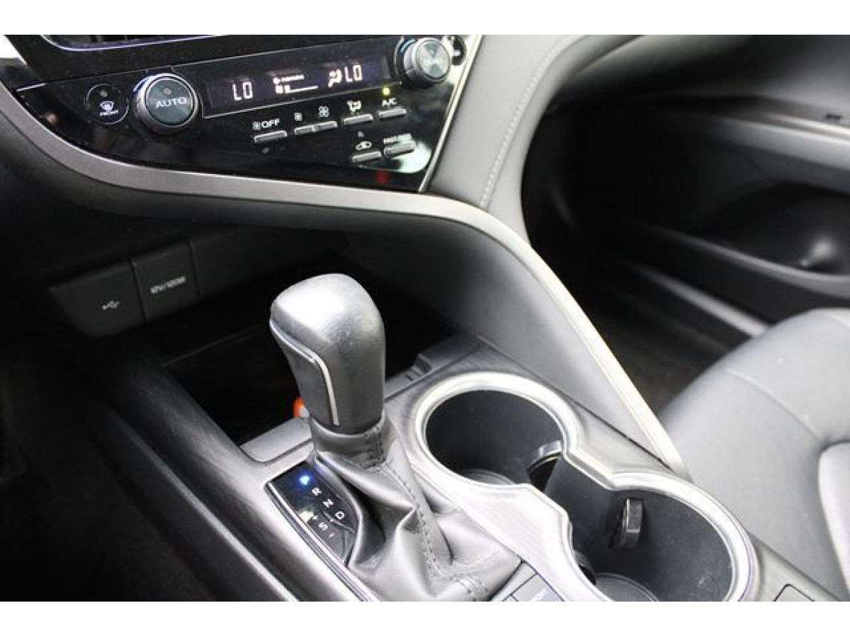 TOYOTA CAMRY 2.5 HYBRID AUT 