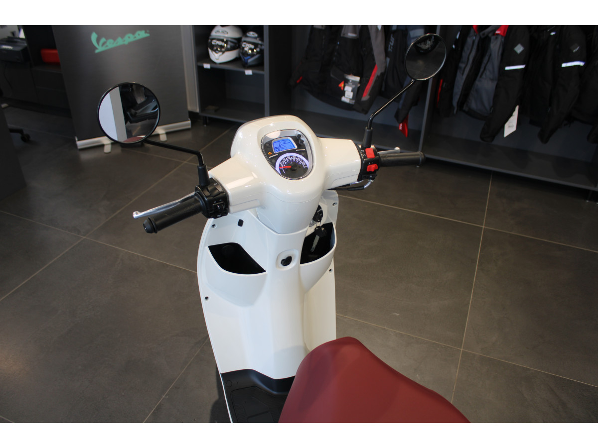 QJMOTOR VPS 125 