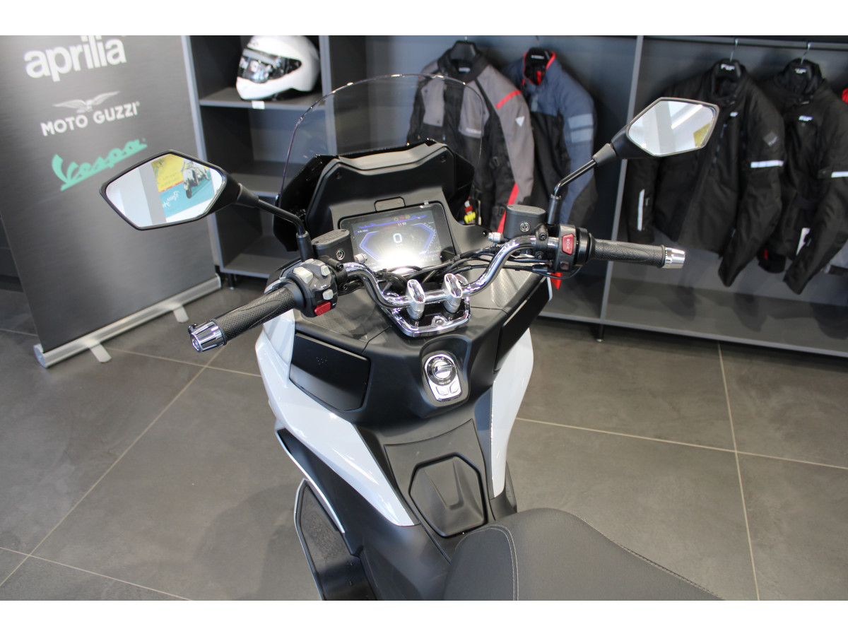 QJMOTOR MTX 300 