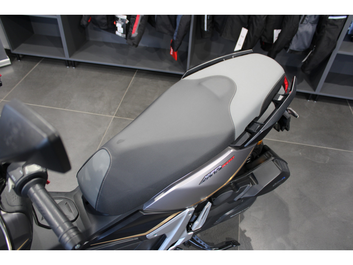 QJMOTOR ATR 300 
