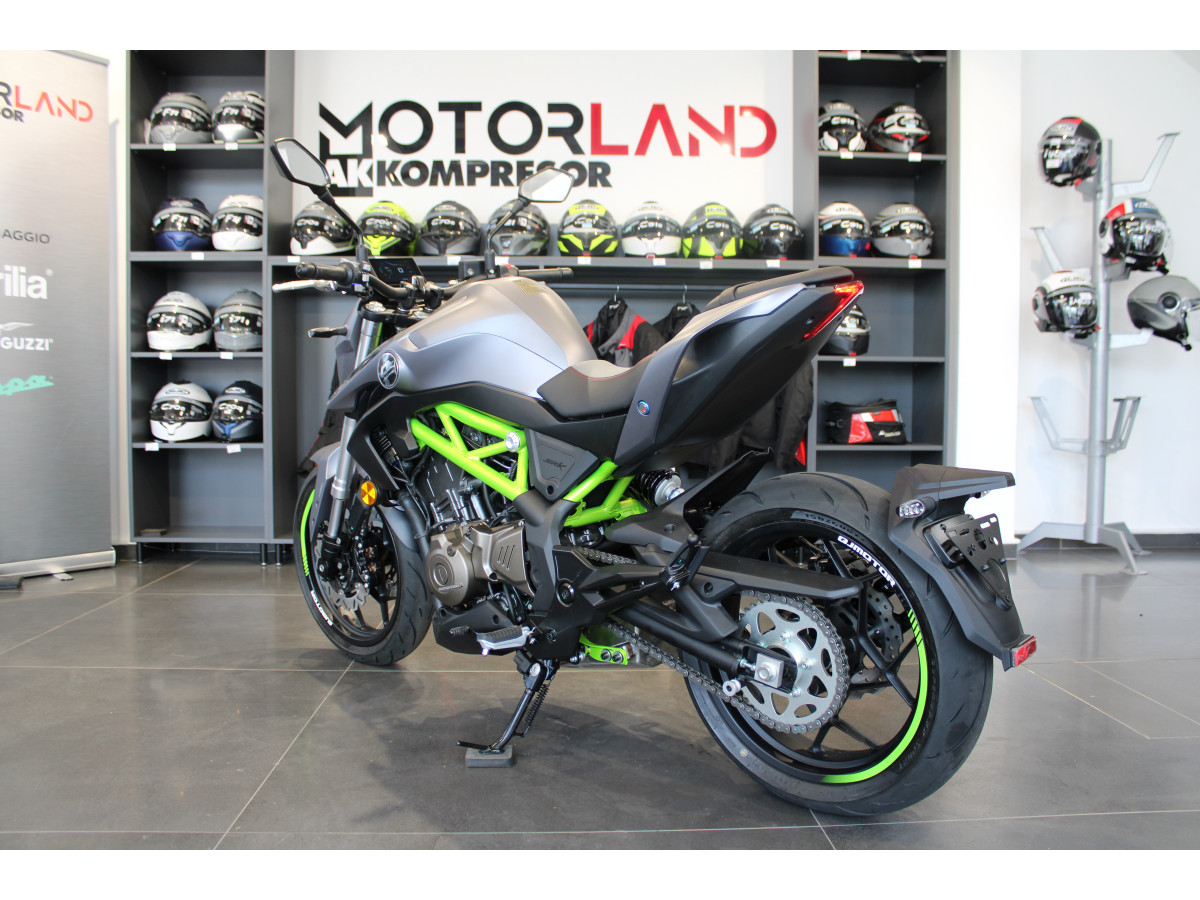 QJMOTOR  SRK 400 