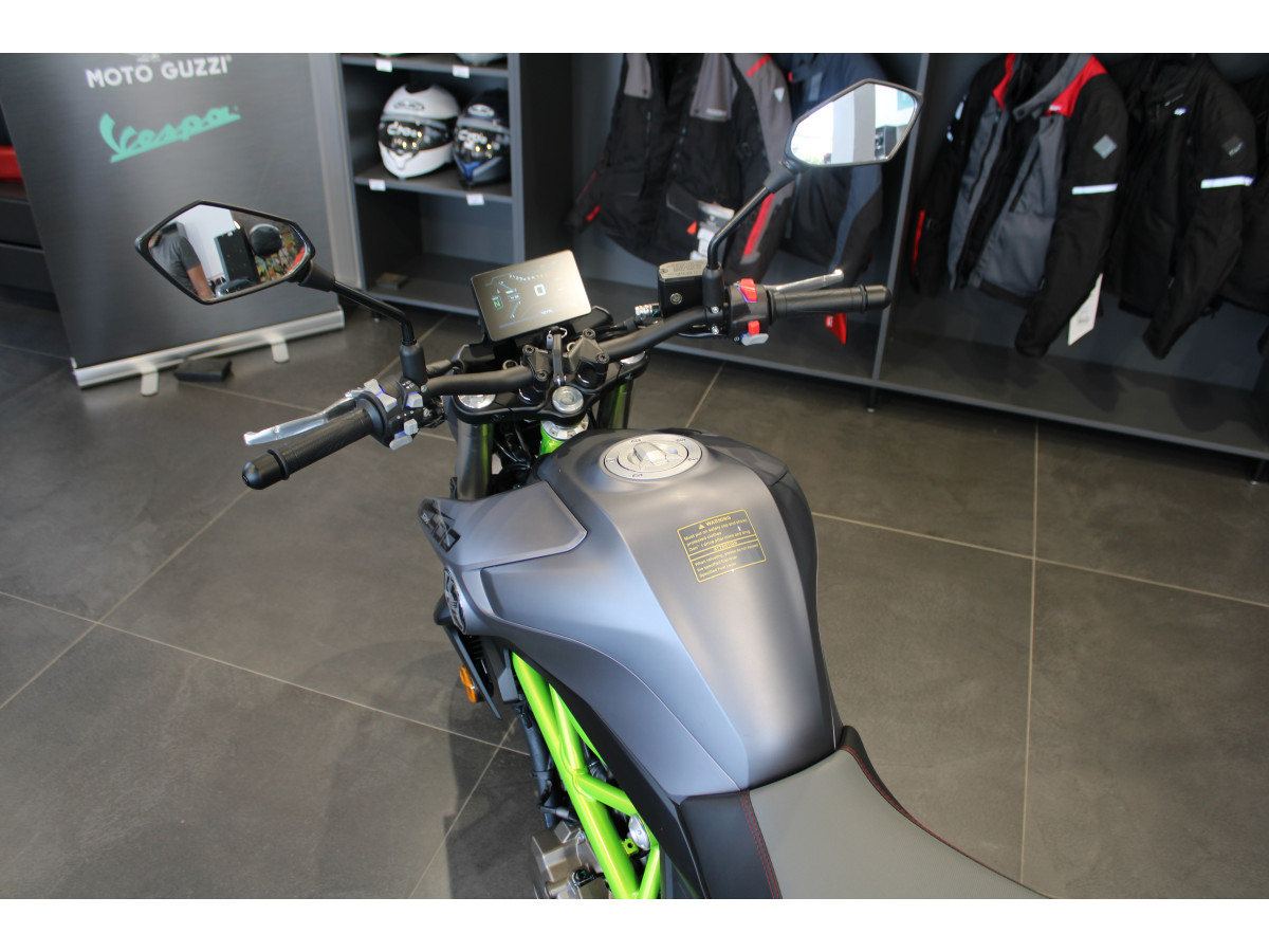 QJMOTOR  SRK 400 