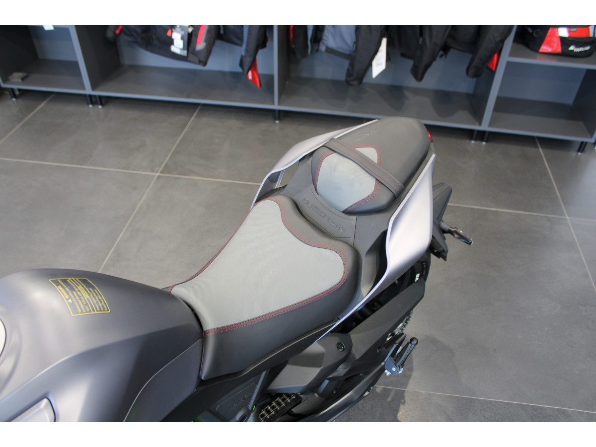 QJMOTOR  SRK 400 