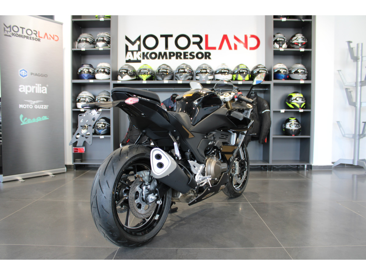 QJMOTOR  SRK 600 RS 