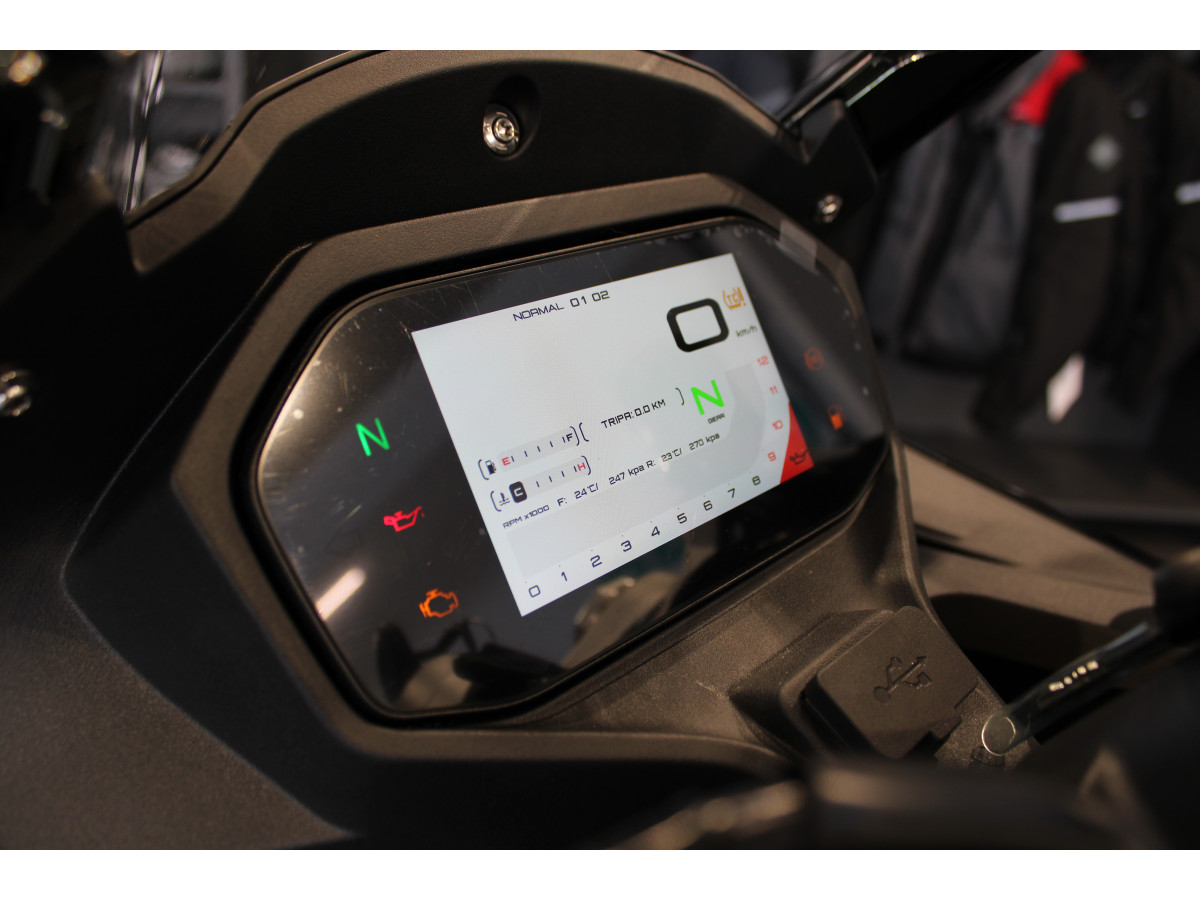 QJMOTOR  SRK 600 RS 