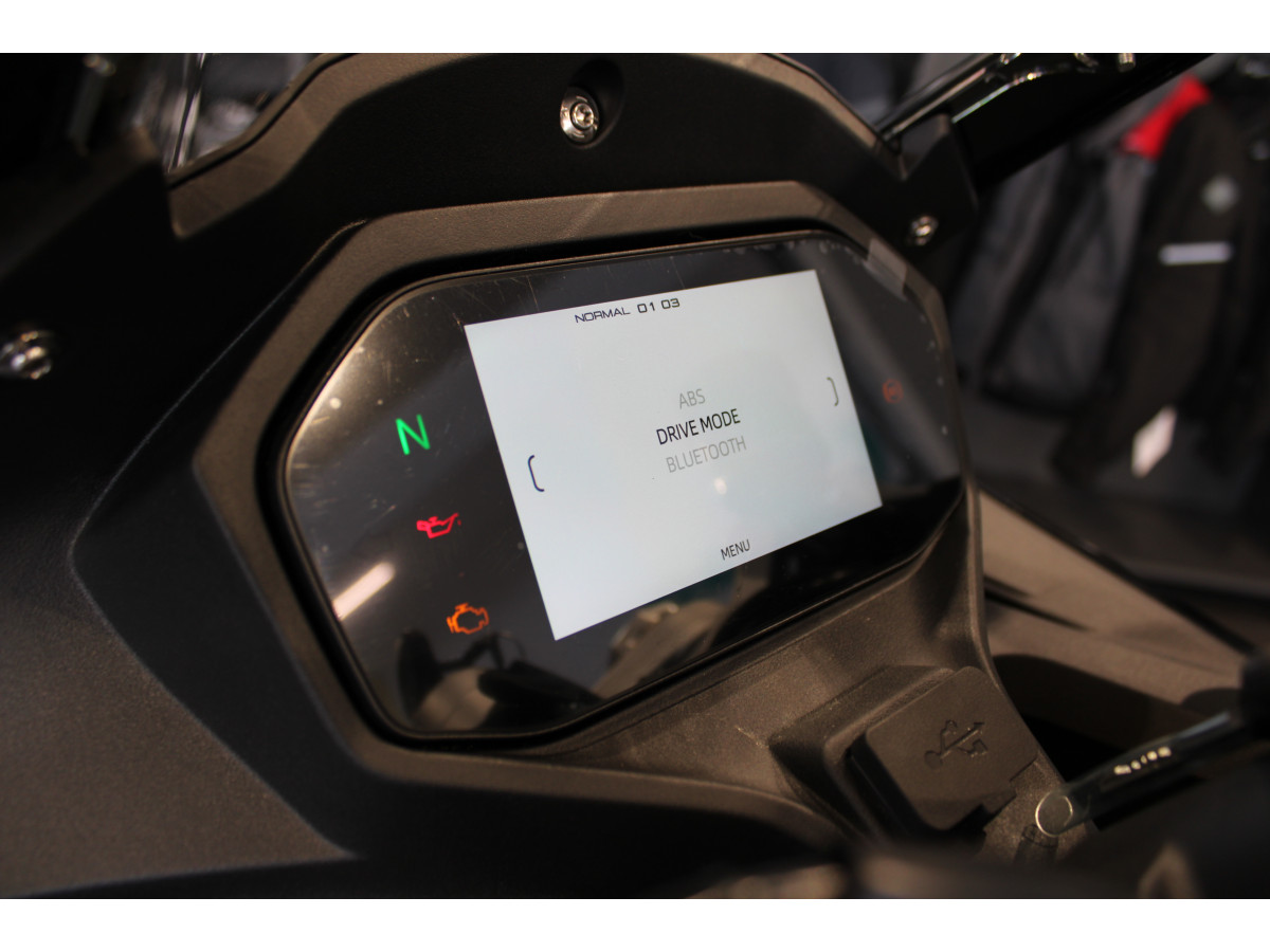 QJMOTOR  SRK 600 RS 