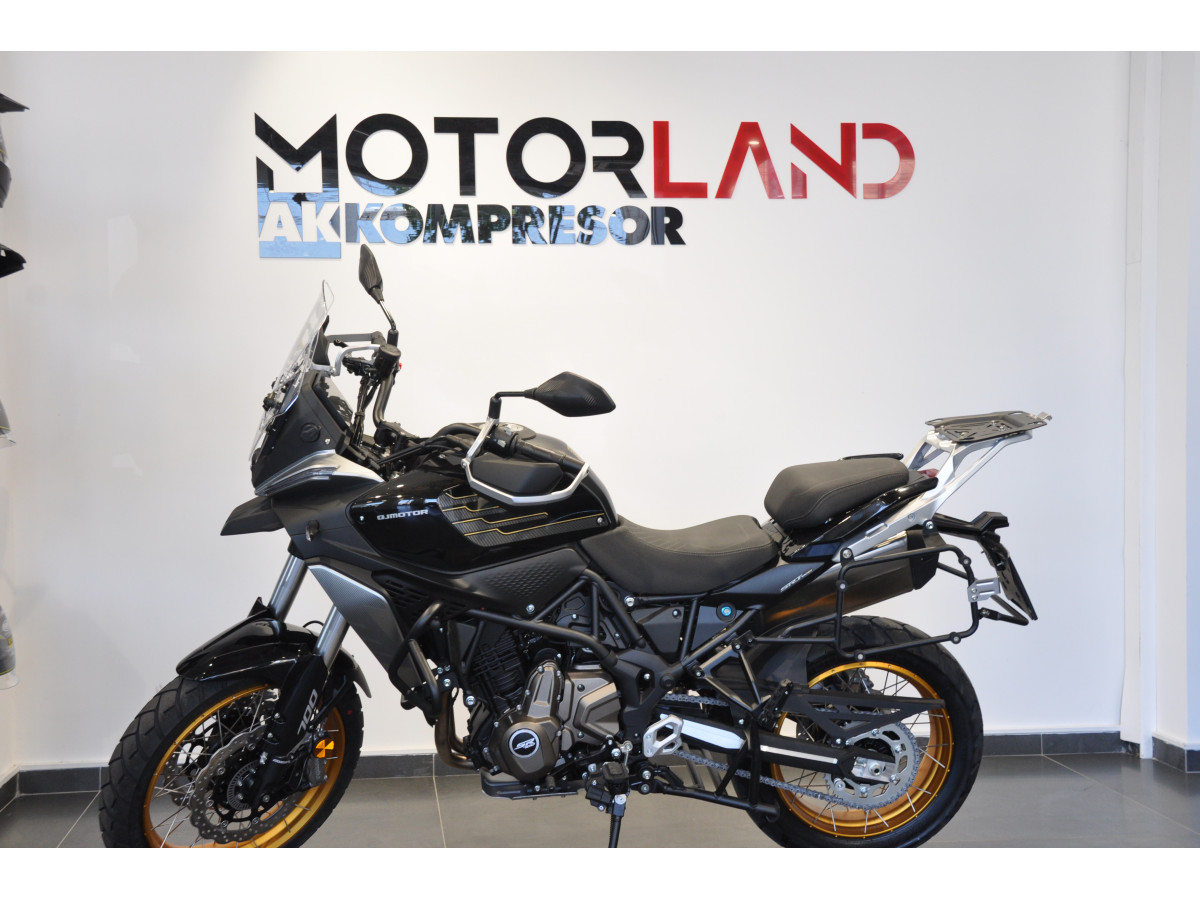 QJMOTOR SRT 700SX 