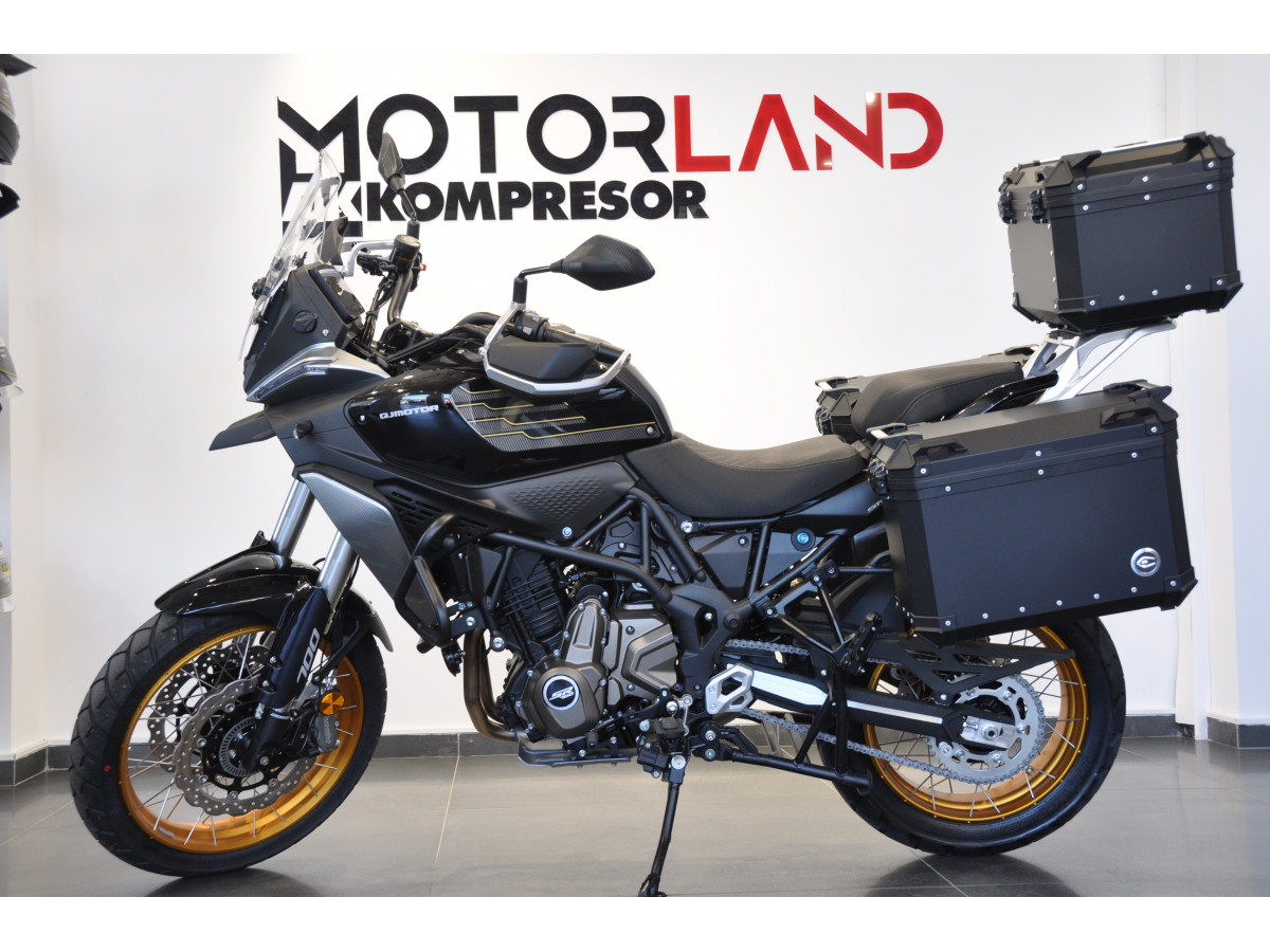QJMOTOR SRT 700SX 
