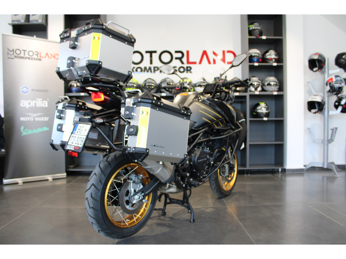 QJMOTOR SRT 900 SX 
