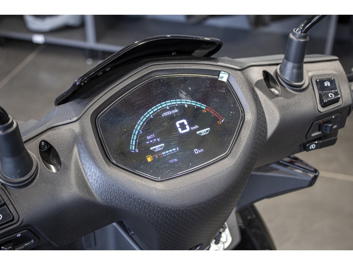 QJMOTOR LTS 125 S 