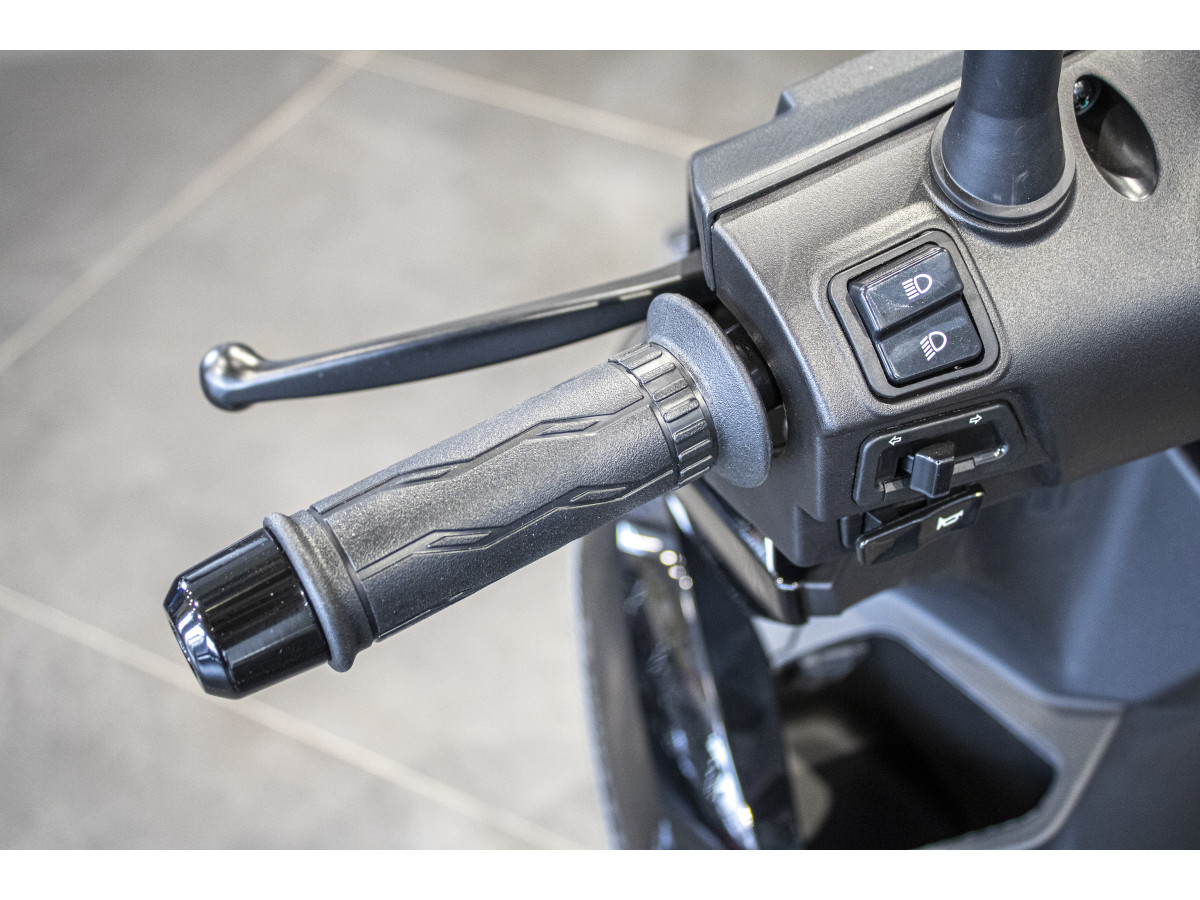 QJMOTOR LTS 125 S 