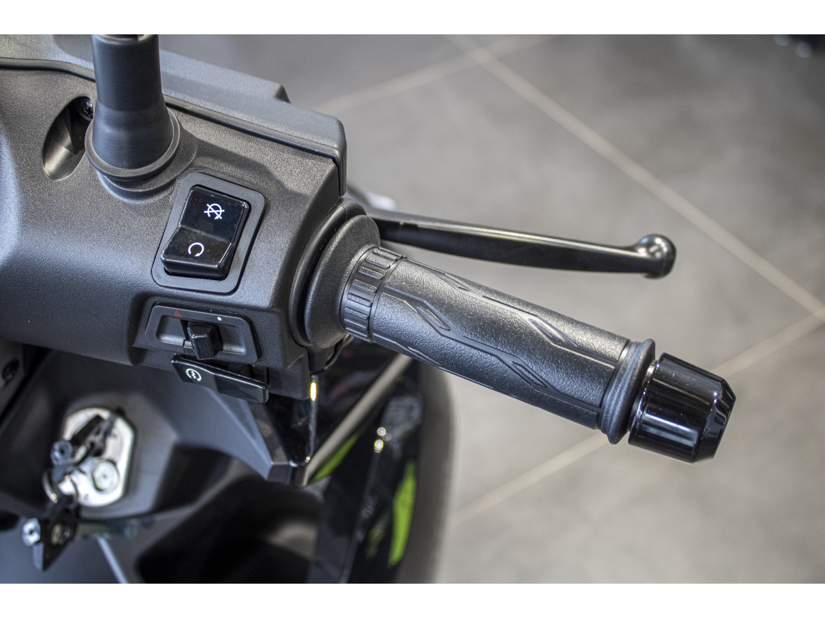 QJMOTOR LTS 125 S 