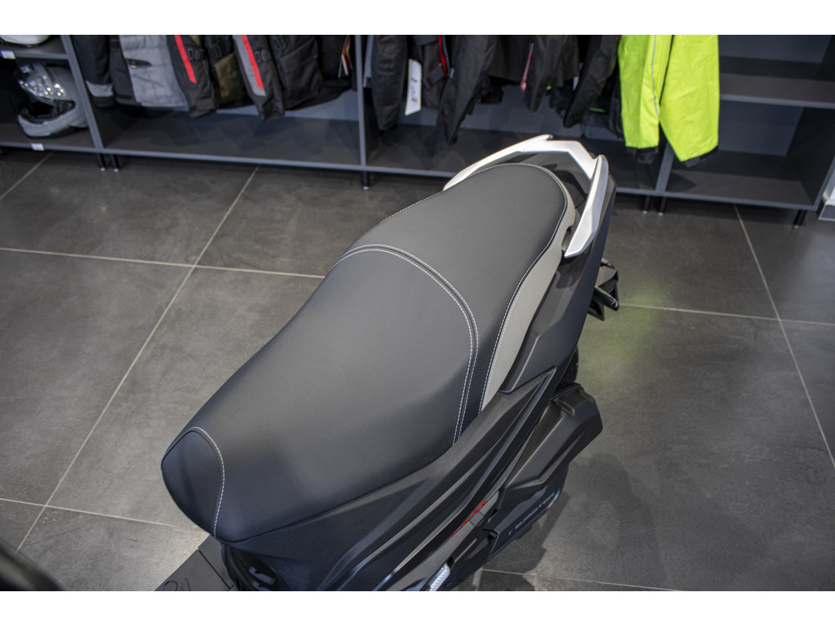 QJMOTOR LTS 125 S 