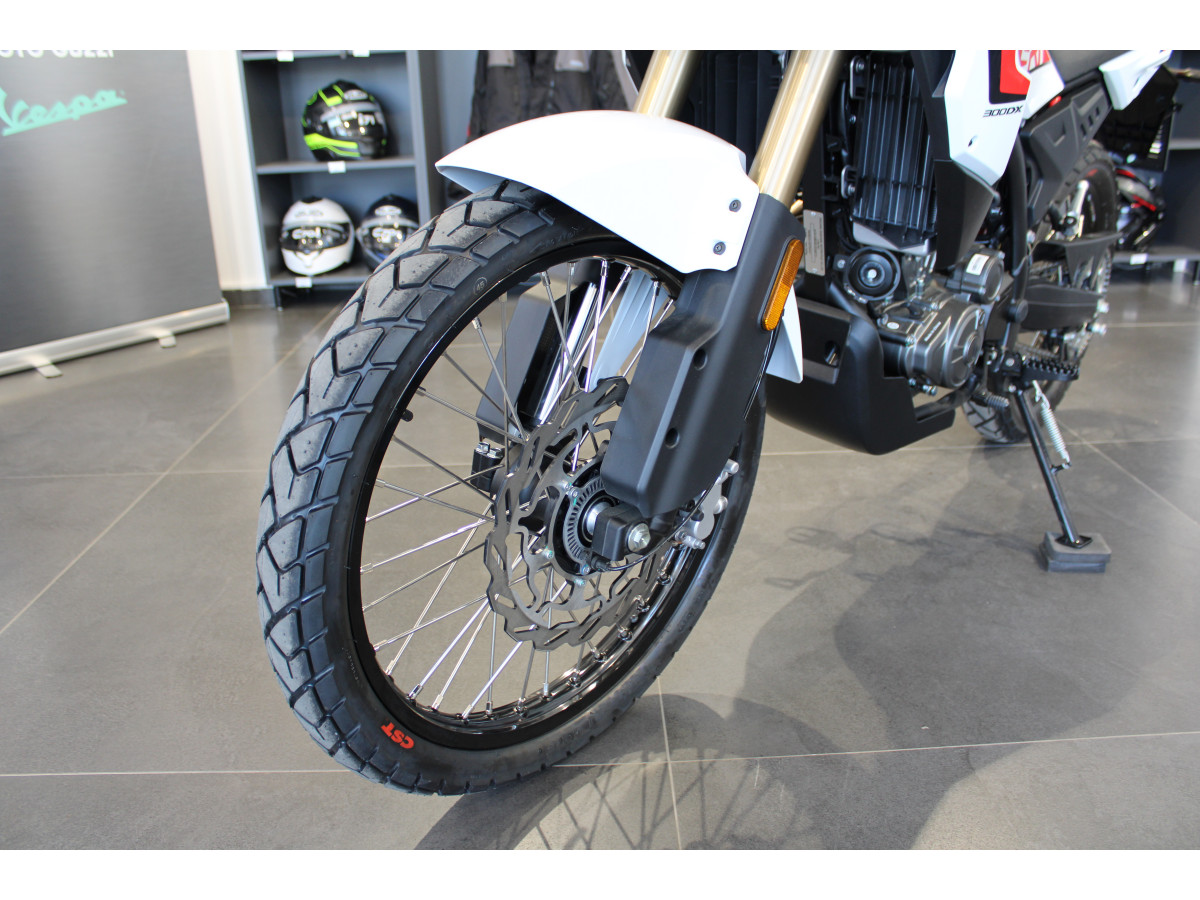QJMOTOR SRT 300 DX 
