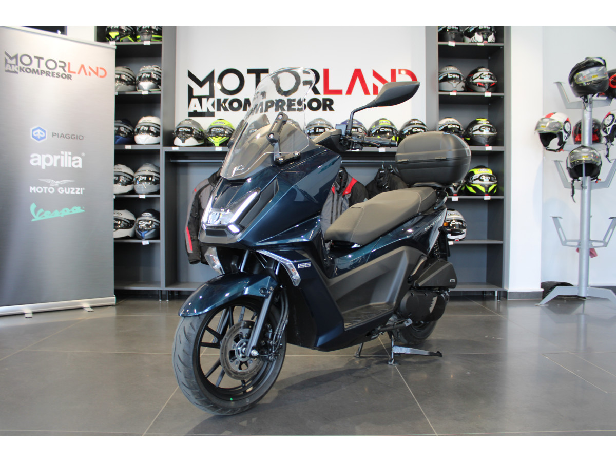 Kymco SkyTown 125 