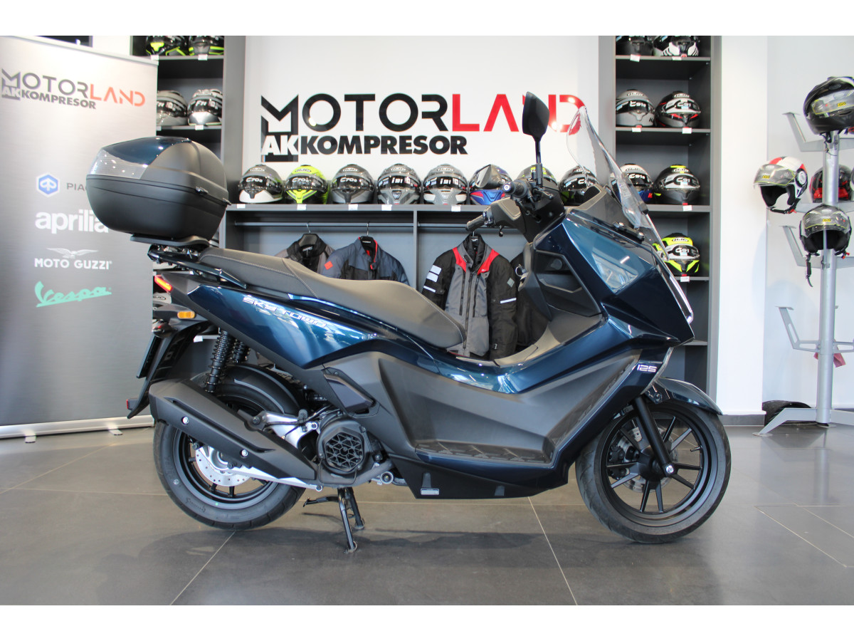Kymco SkyTown 125 