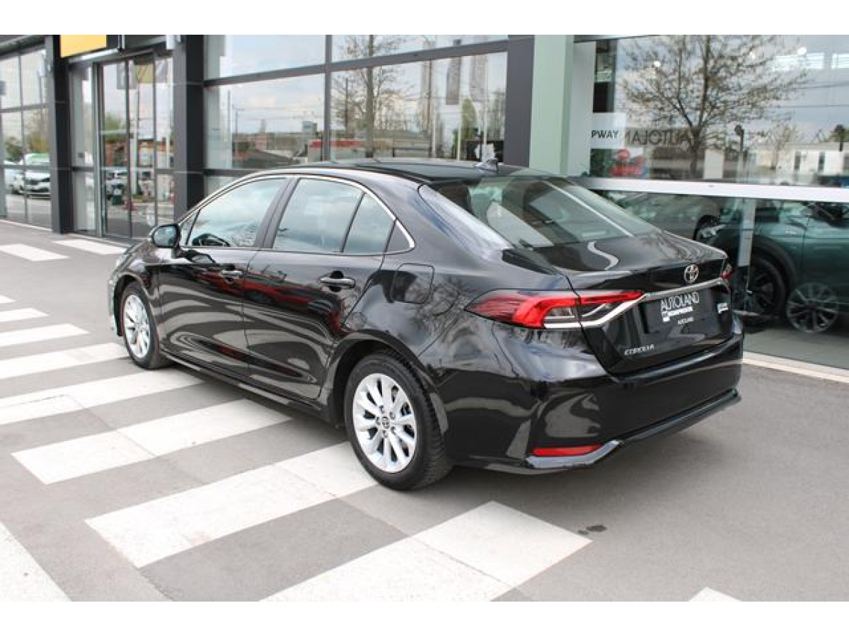 Toyota Corolla 1.5 LUNA AUT 