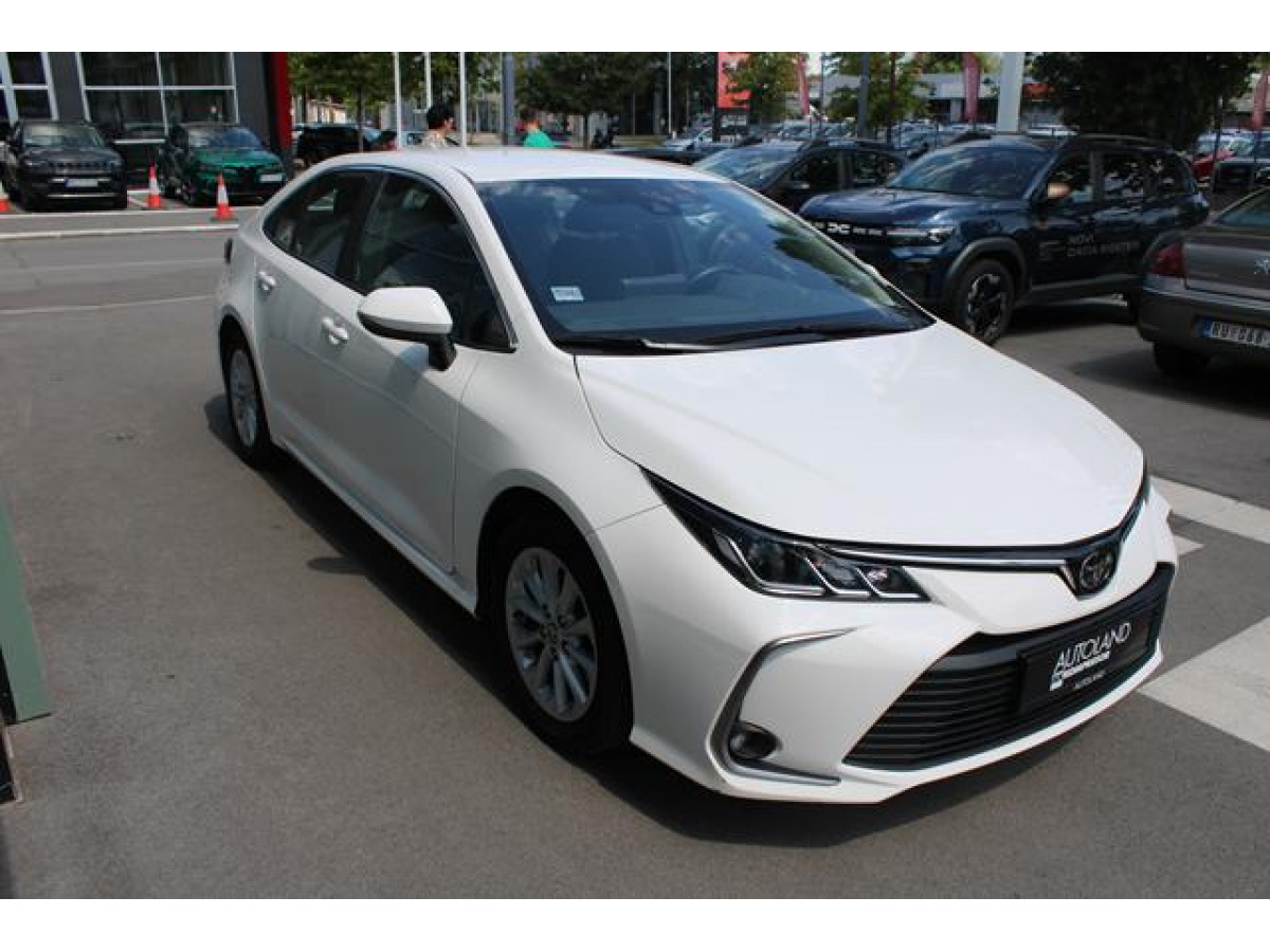 Toyota Corolla 1.5 LUNA 