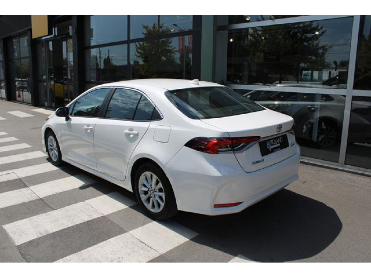 Toyota Corolla 1.5 LUNA 