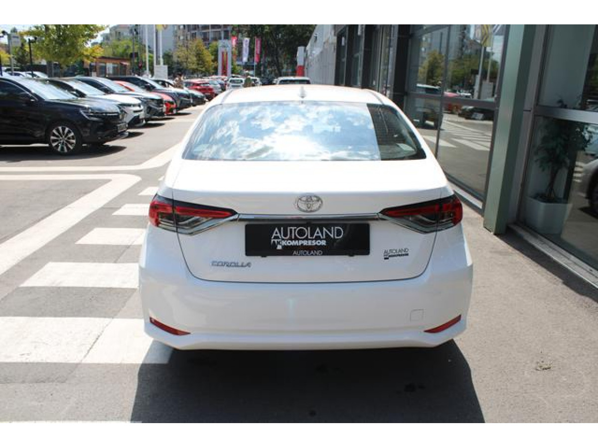 Toyota Corolla 1.5 LUNA 