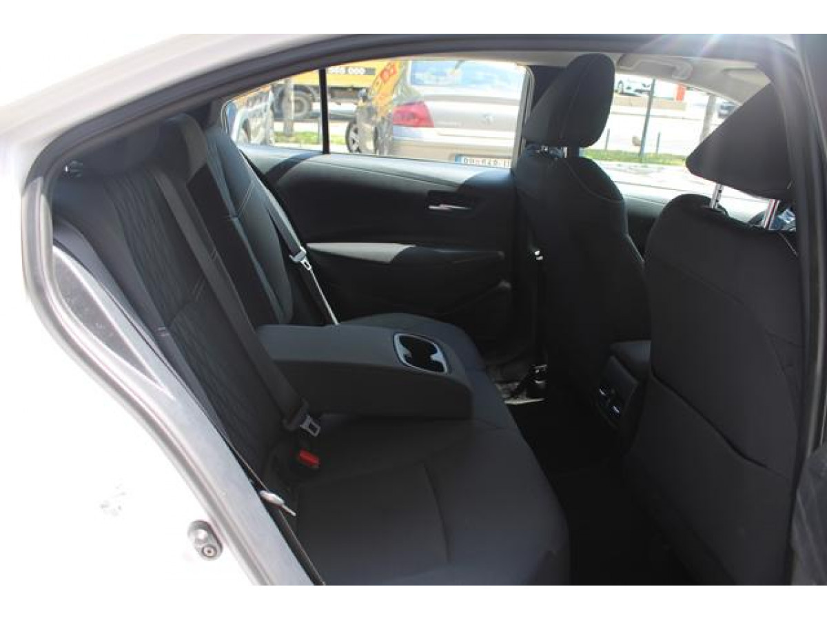 Toyota Corolla 1.5 LUNA 