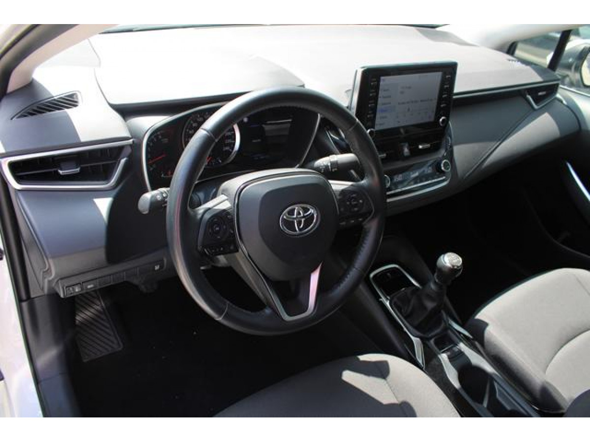 Toyota Corolla 1.5 LUNA 