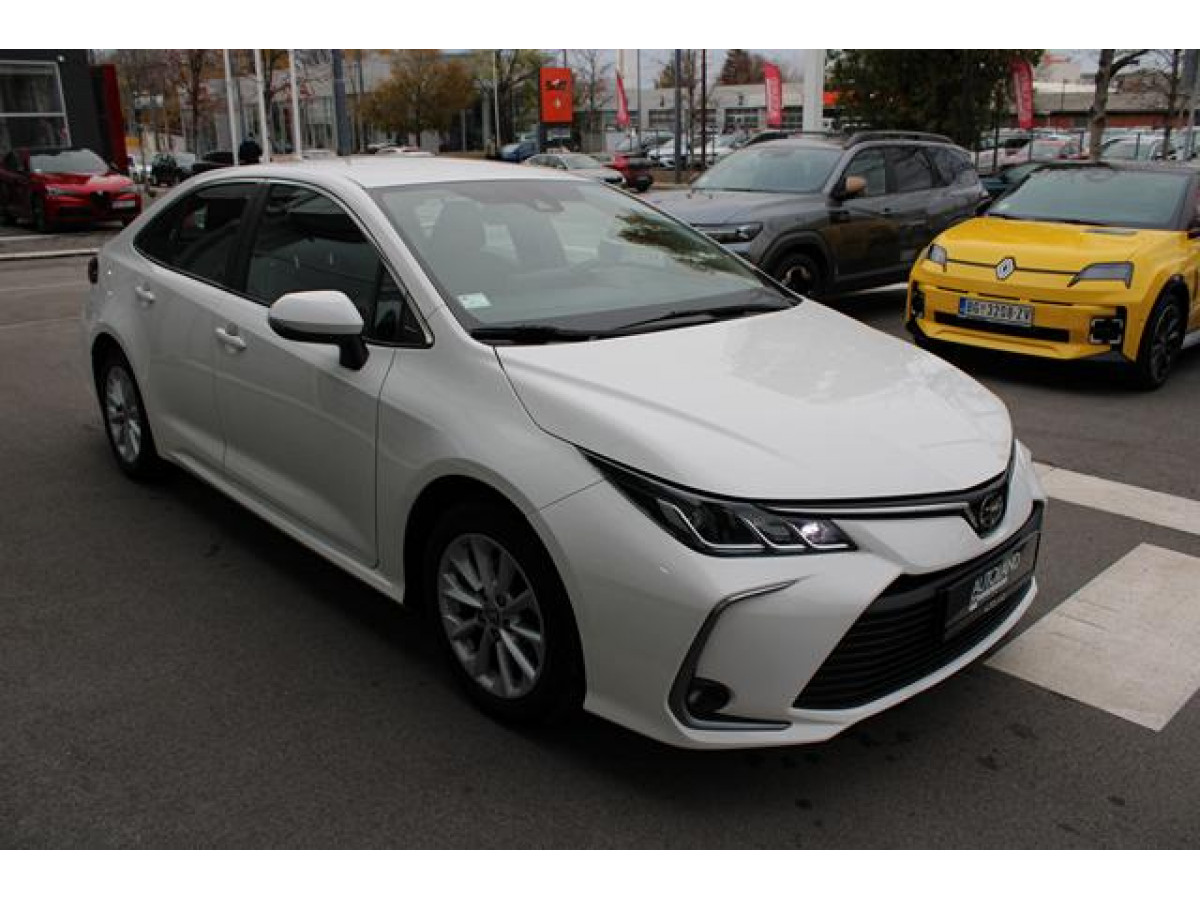 Toyota Corolla 1.5 Luna 