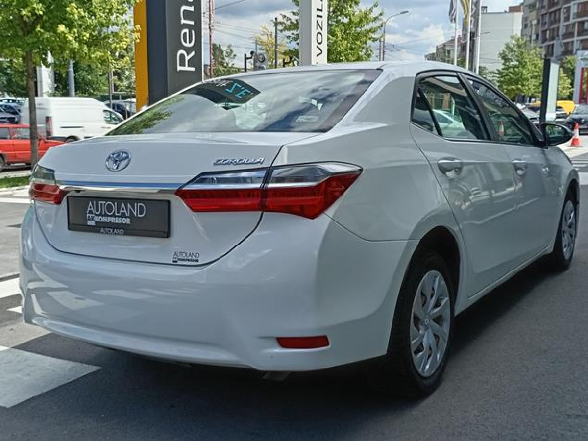 Toyota Corolla 1.6 Luna 