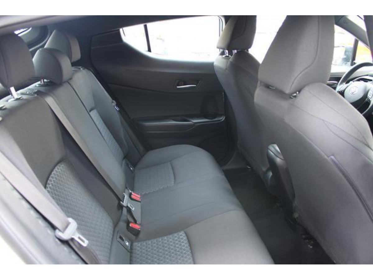 Toyota C-HR 1.8 HYBRID AUT 