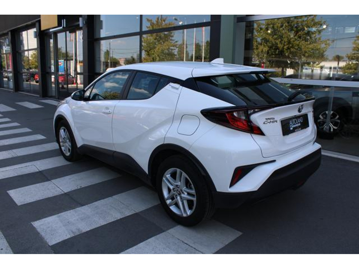 Toyota C-HR 1.8 HYBRID AUT 